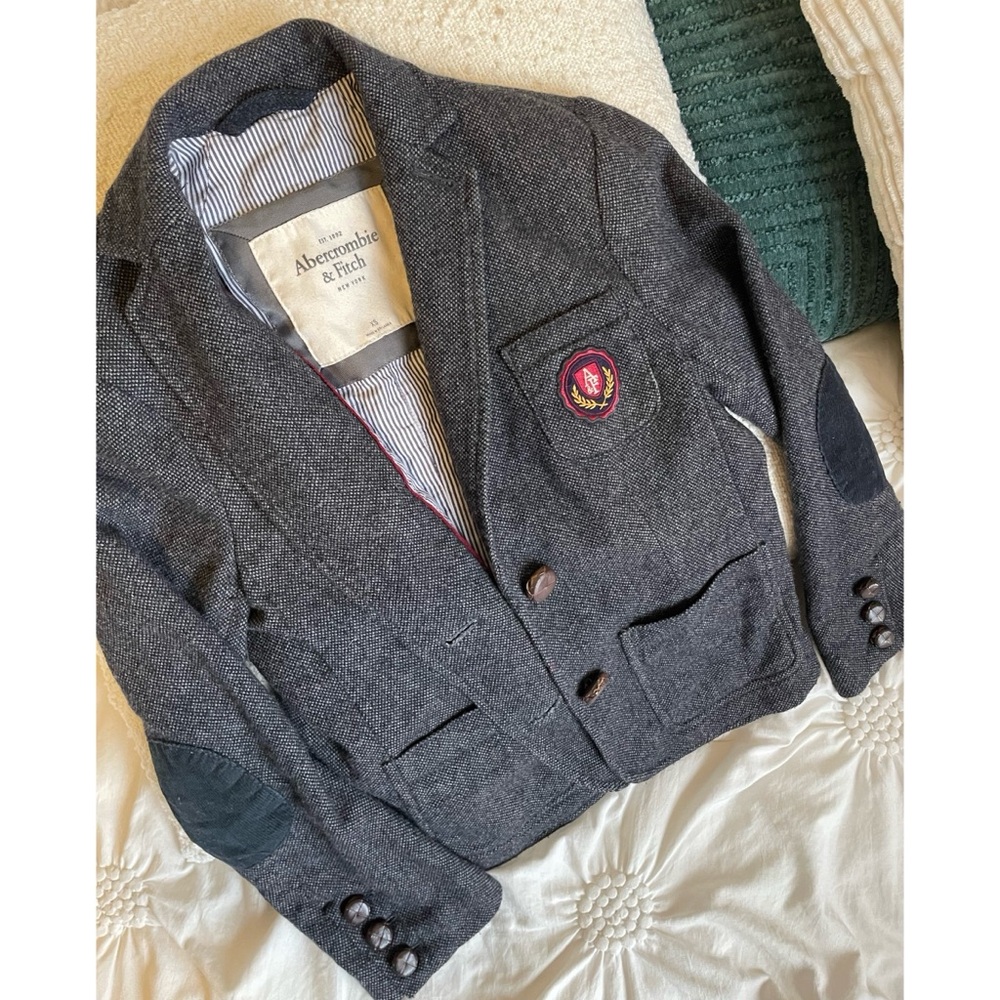 Vintage Y2K Abercrombie & Fitch Gray Blazer with Crest & elbow patch sz XS